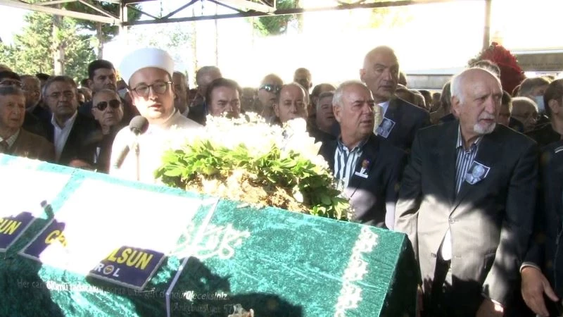 Duayen gazeteci Halit Kıvanç son yolculuğuna uğurlandı
