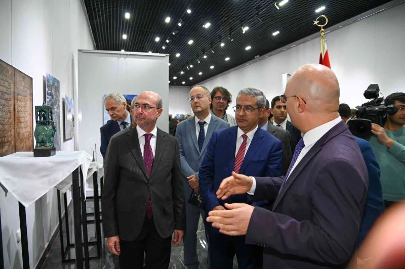 Büyük Selçuklu Mirası Fotoğraf Ve Çini Eserleri Sergisi Özbekistan’da açıldı
