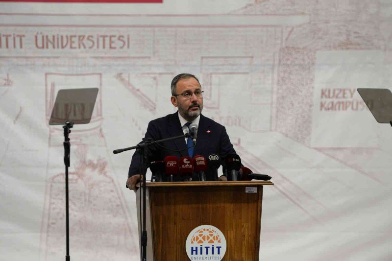 Bakan Kasapoğlu, Hitit Üniversitesi akademik yıl açılışına katıldı
