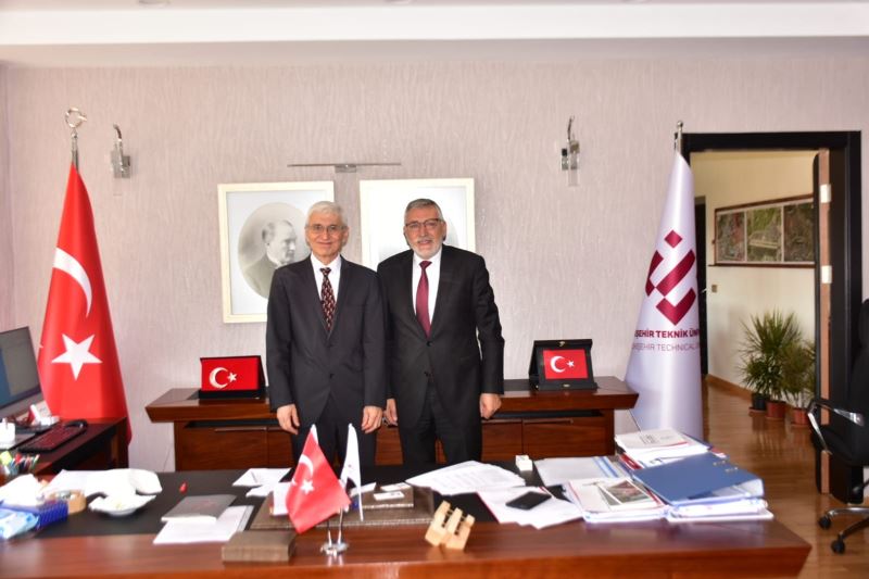 Başkan Bozkurt’tan Rektör Özcan’a ziyaret
