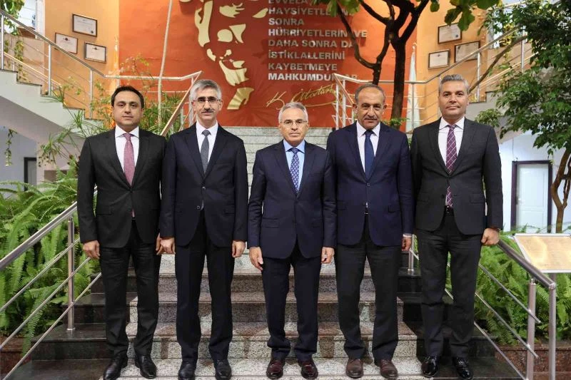 Yılmaz, Suriye’de görev yapan dekan ve müdürlerle toplantı yaptı
