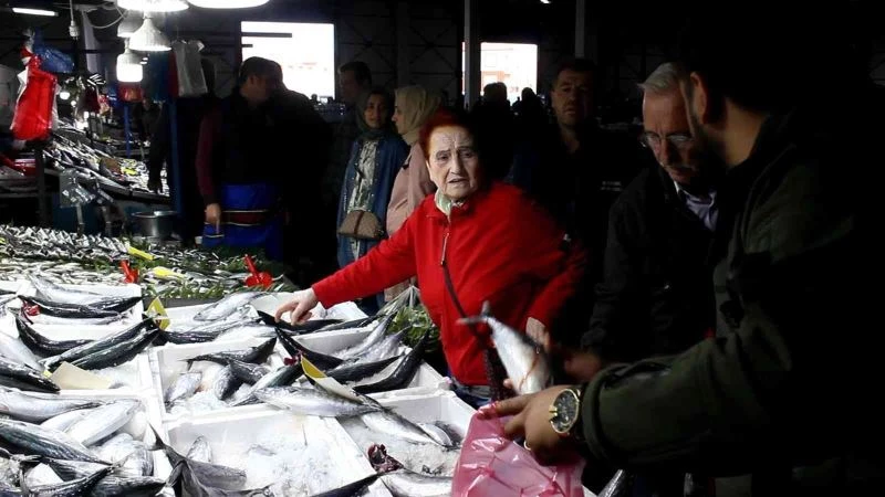 Palamuttaki bolluk fiyatları düşürdü
