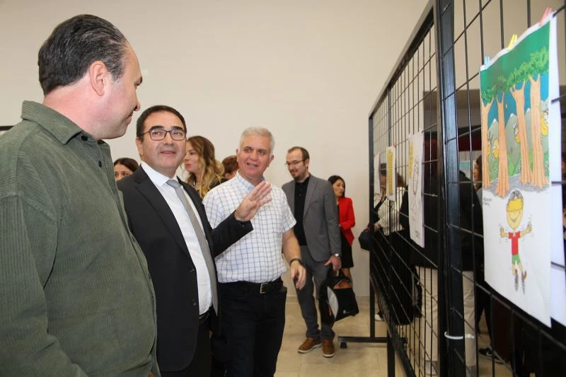 İletişimciler ‘İletişim ve Mizah’ temalı söyleşiye yoğun ilgi gösterdi
