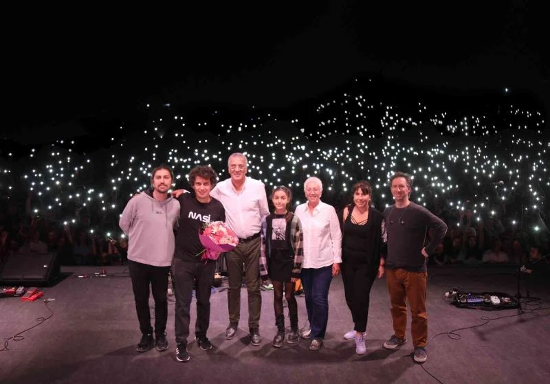 Mezitli’de cumhuriyet coşkusu Pinhani ile yaşandı
