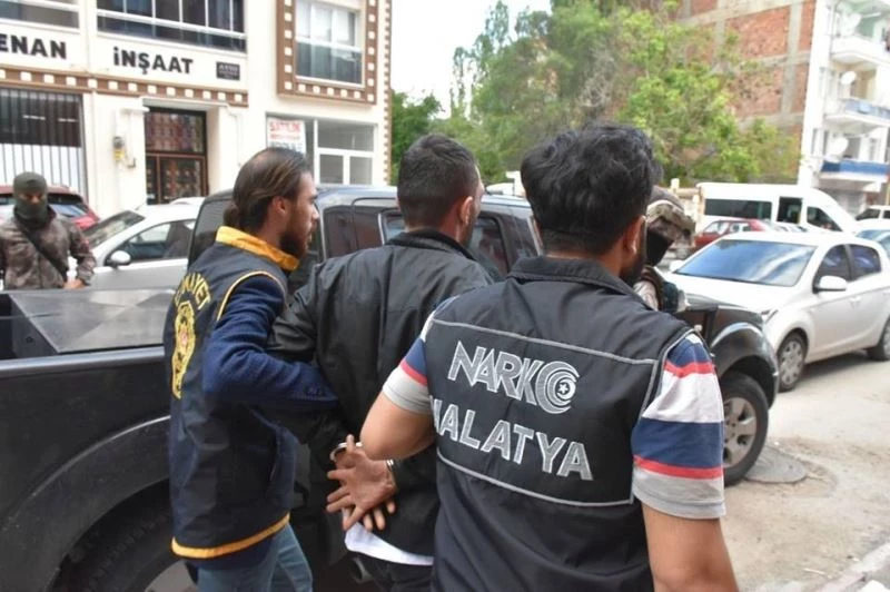 Polis bir ayda 233 şüpheliyi yakaladı
