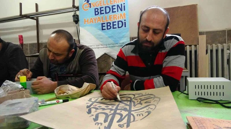 Sanatta engel tanımıyorlar
