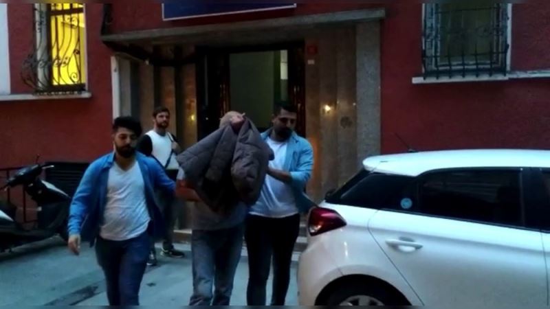 Taksim’de güven timleri çanta hırsızını suçüstü yakaladı
