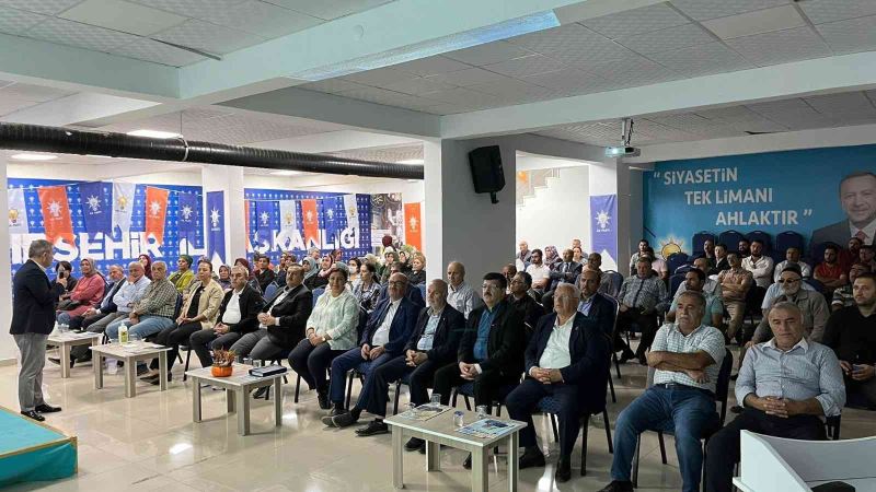 AK Parti Kırşehir Teşkilatında ’imaj ve ikna dili’ eğitimi verildi
