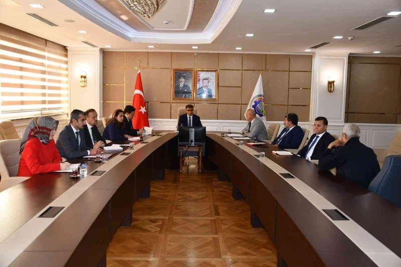 Vali Gürel başkanlığındaki Halk Günü toplantıları devam ediyor
