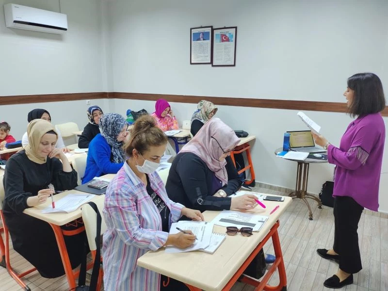 Başiskele’de kadınlar diksiyon eğitimi alıyor
