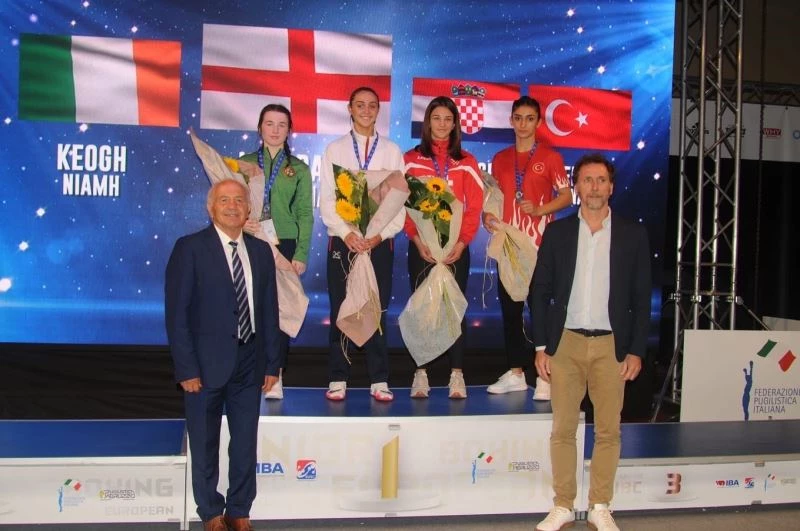 Türkiye’yi temsil eden Şırnaklı milli boksör Avrupa 3.’sü oldu
