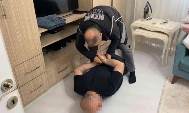 İzmir polisinden tefeci operasyonu: 12 gözaltı
