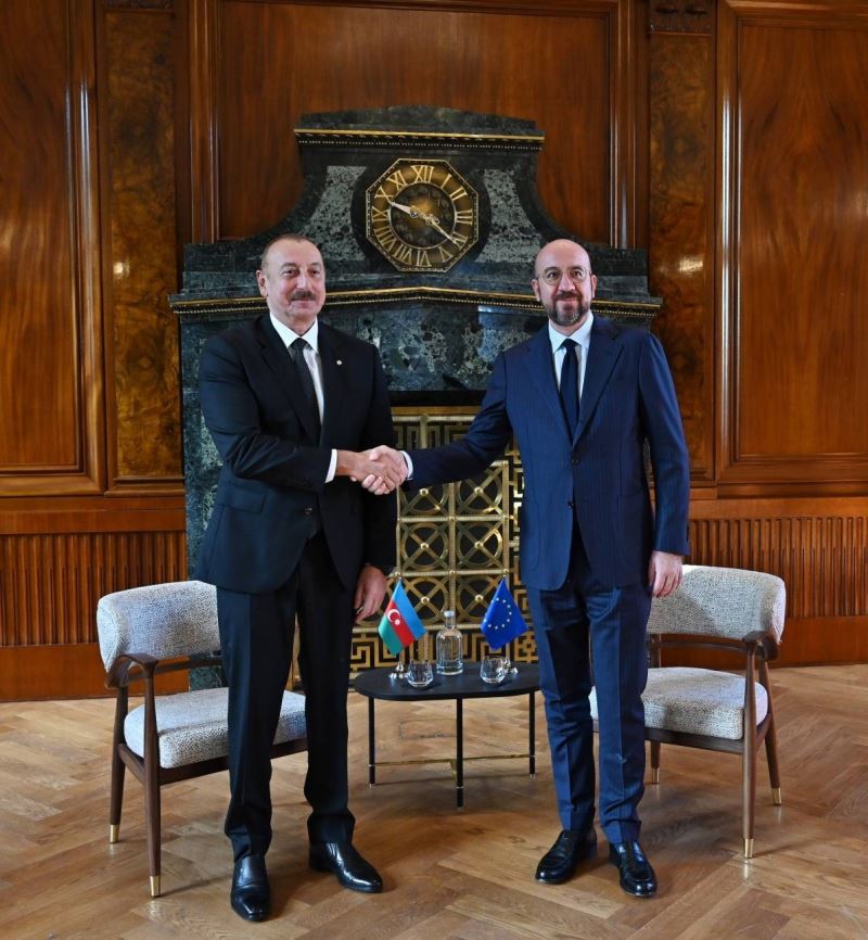 Aliyev, Paşinyan, Macron ve AB Konseyi Başkanı Michel’den Prag’da dörtlü zirve
