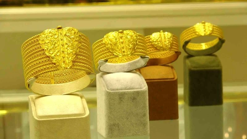 Yaklaşık 3 asırdır kadınların kollarını süsleyen Tokat bileziği, sipariş üzerine özel olarak yapılıyor
