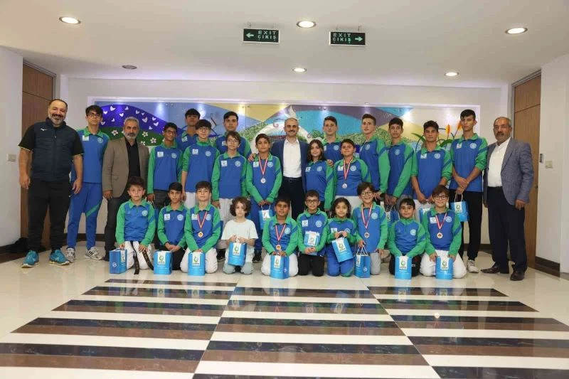 ÇESK, bölgenin en çok kupa kazanan takımı oldu
