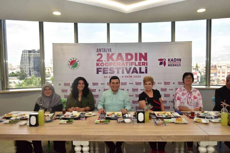 Tütüncü, kadın kooperatifleri ile bir araya geldi
