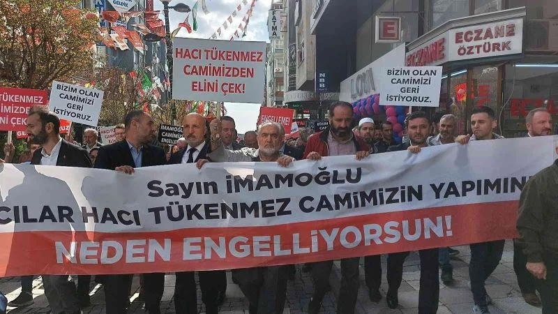 Avcılar’da 3 yıldır yapılmayan cami tepkisi
