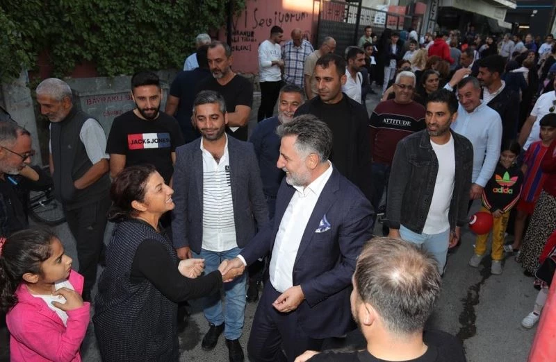 Başkan Sandal’a Emek Mahallesi’nde sıcak karşılama
