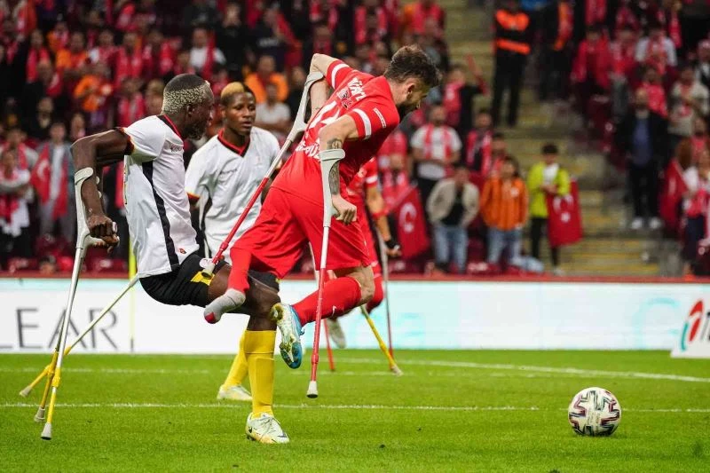 Dünya Kupası, Ampute Futbol Milli Takımı’nın ellerinde yükseldi