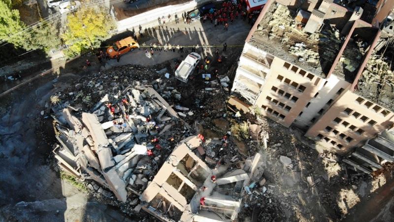Bitlis’te 250 kişinin katıldığı deprem tatbikatı yapıldı
