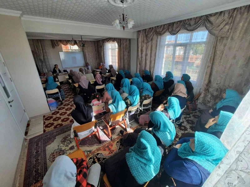 Uzman psikologlar Davranışsal Bağımlılıklar eğitimi verdi
