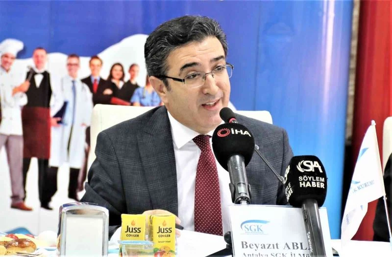 Turizm kenti Antalya’da 130 ülkeden 20 bin 872 yabancı uyruklu kişi istihdam ediliyor
