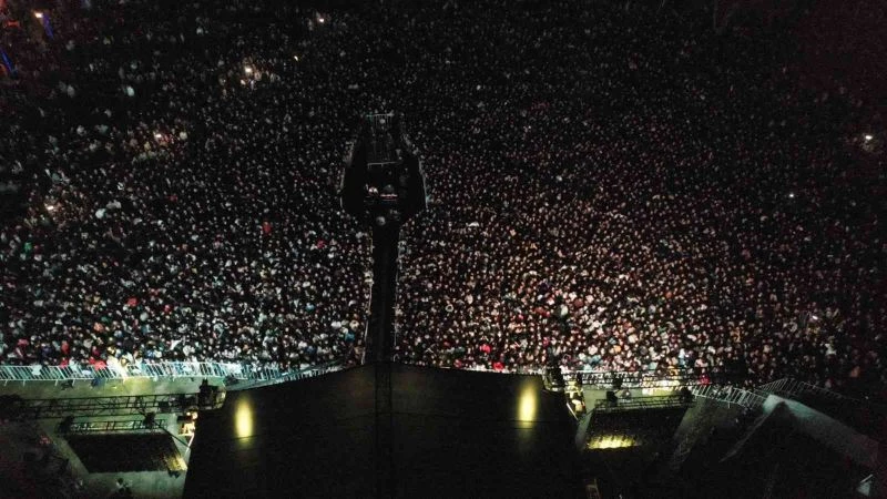 Aydın müziğe doydu
