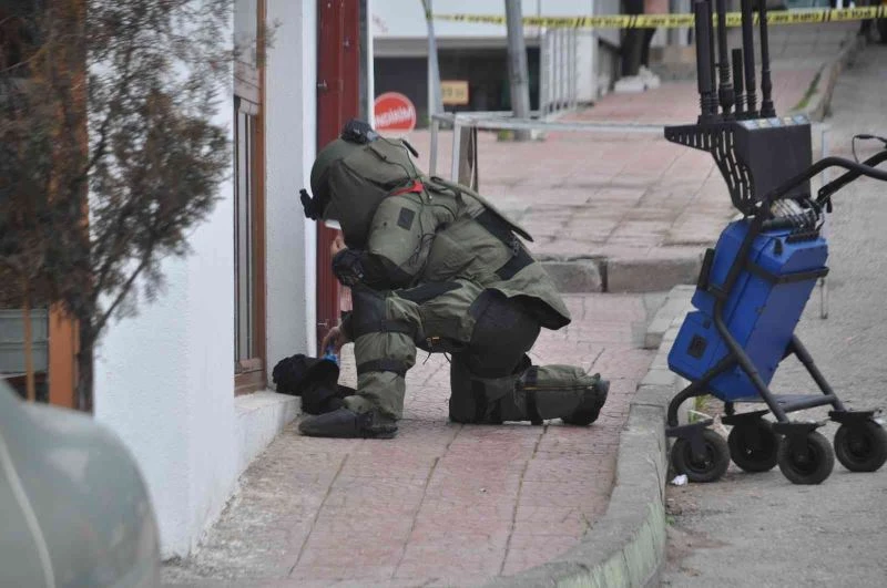 Simit fırını yanına bırakılan eşofman polisi alarma geçirdi
