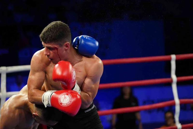 Sol ayağını hissetmediği maçta rakibini nakavt etti
