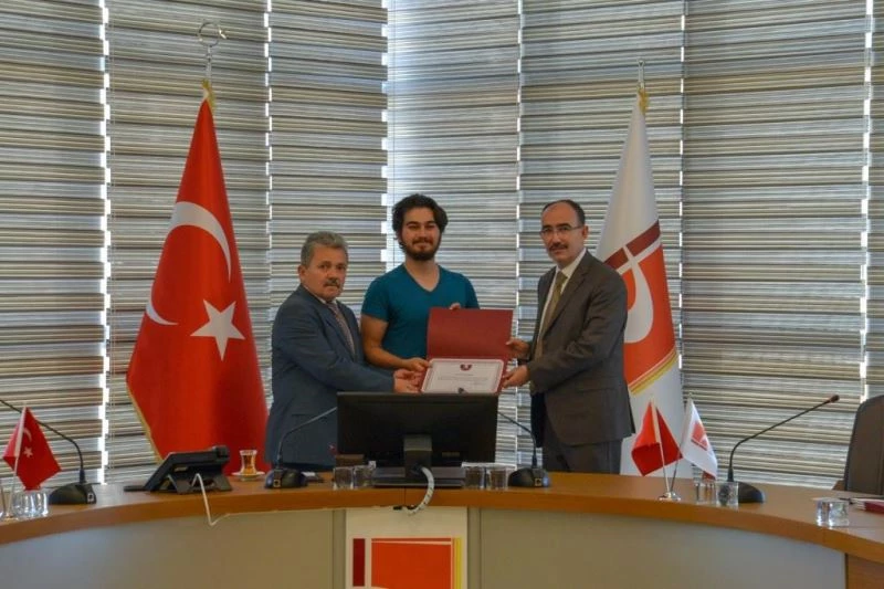 BŞEÜ’de fakülte birincilerine ödül
