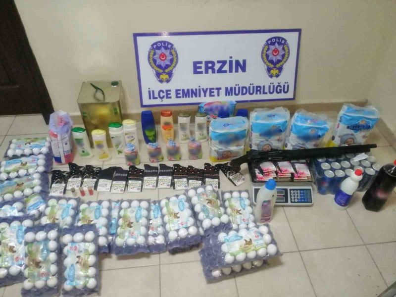 Erzin’de markete giren 4 hırsızlık şüphelisi yakalandı
