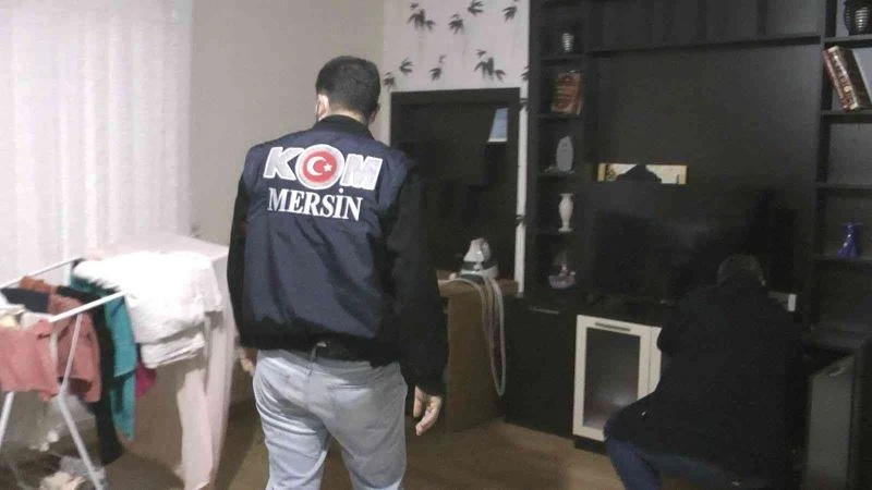Mersin’de FETÖ’nün güncel yapılanmasına operasyon: 9 gözaltı
