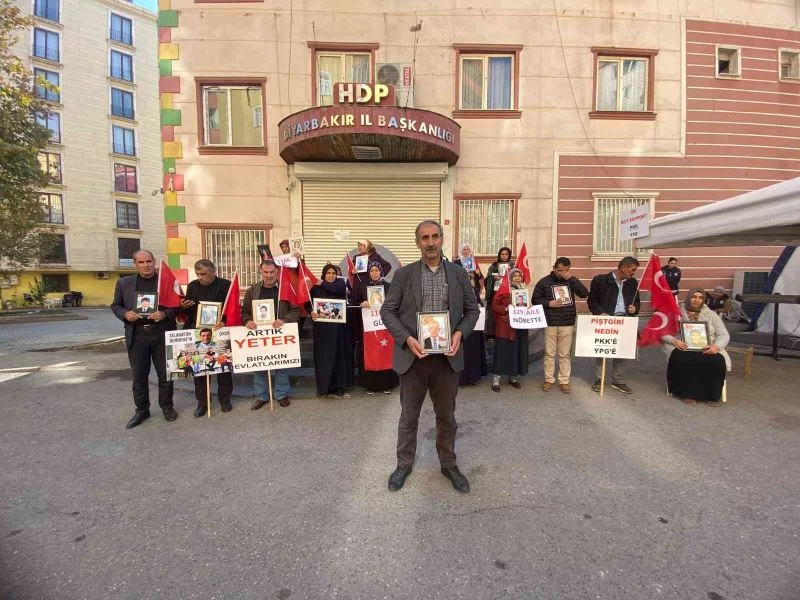 Aileler her gün çağrılarını yineliyor, yeni aileler nöbete katılıp evlatlarının peşine düşüyor
