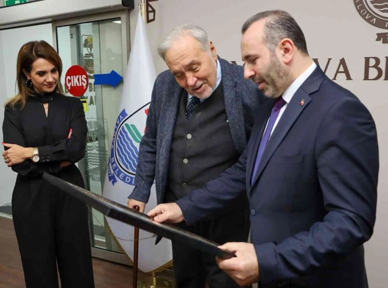 Yalova’da kültür sanat sezonu İlber Ortaylı ile açıldı
