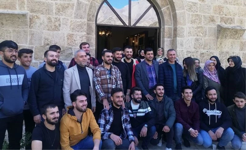 Üniversiteli gençler Şemdinli ilçesini gezi
