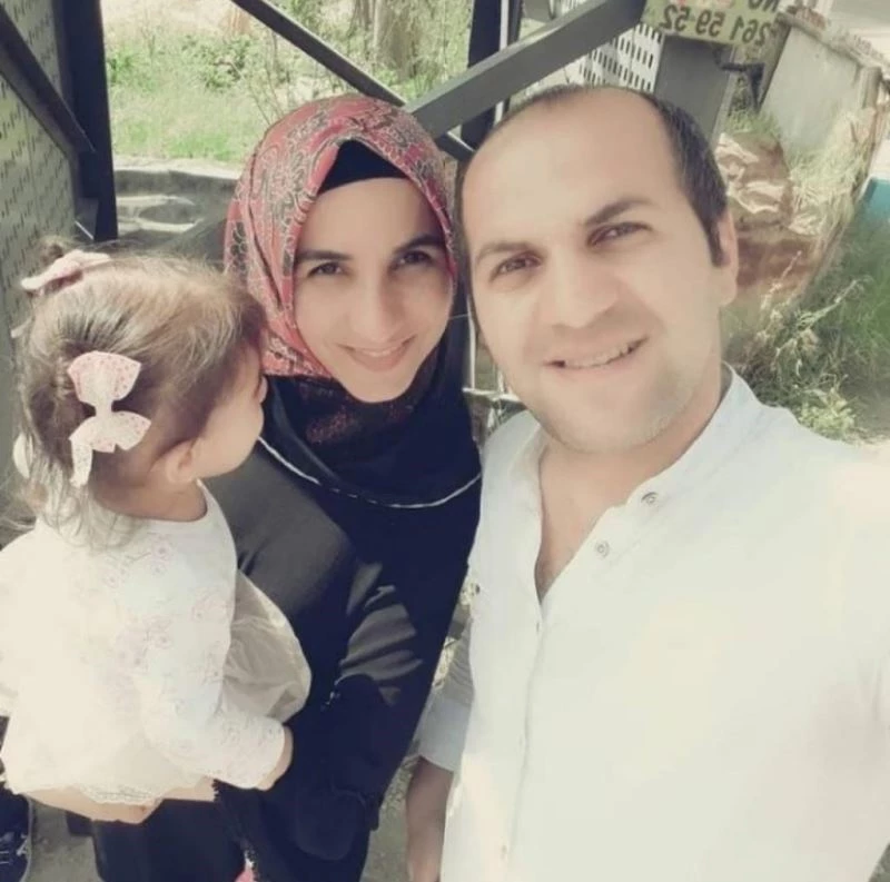 9 yaşındaki Ecrin ve babası terör kurbanı
