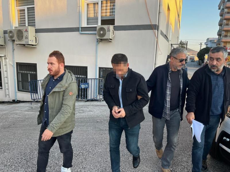 İzmir’de araçlarında 5 kilo uyuşturucu ile yakalanan 2 kişi gözaltına alındı
