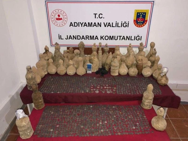 Adıyaman’da ki operasyonda Roma Dönemine ait bin 578 adet sikke ele geçirildi

