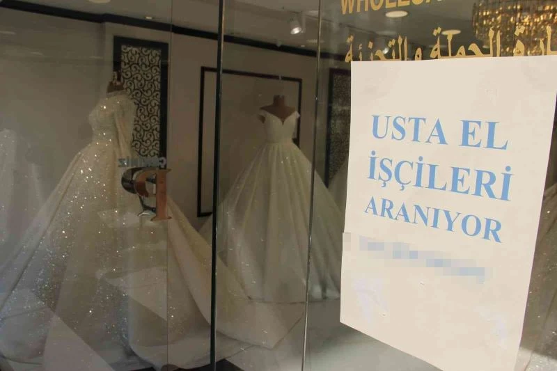 Mimar Kemalettin Caddesi “Eleman arıyor”
