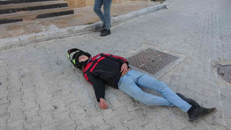  Motosiklet sürücüsü bozuk yolun kurbanı oldu
