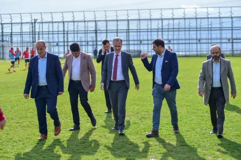 Başkan Taban’dan Sivas maçı öncesi İnegölspor’a moral ziyareti
