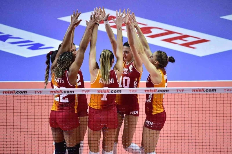 Voleybolda derbi heyecanı
