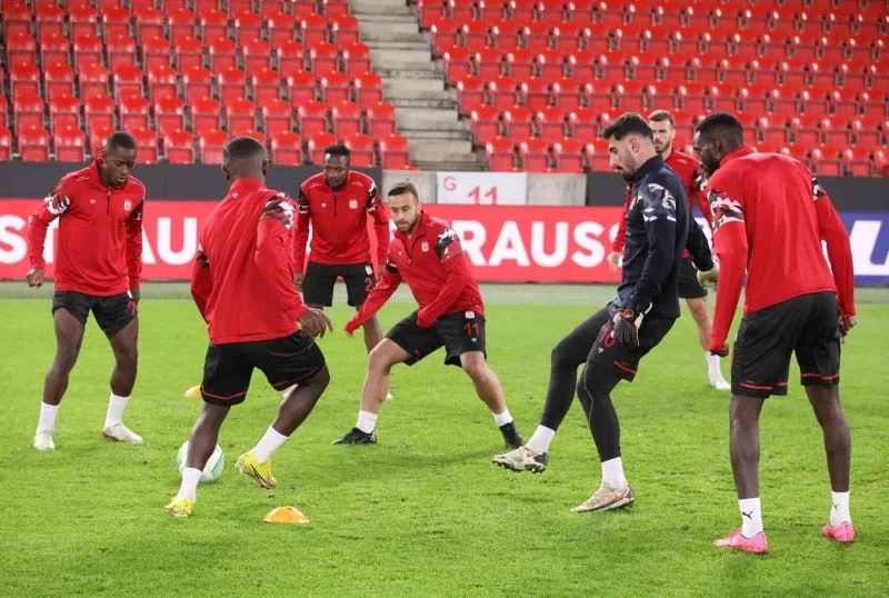 Sivasspor, Slavia Prag maçı hazırlıklarını tamamladı