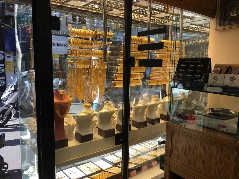 Bayrampaşa’da hırsızlık girişiminde yakalanan şahsa dayak
