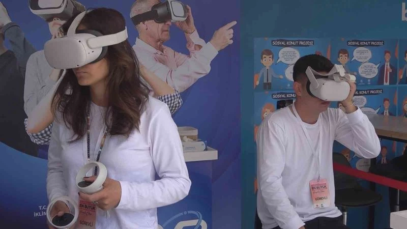 Dev projede inşa edilecek evleri sanal gerçeklik gözlüğüyle gezdiler
