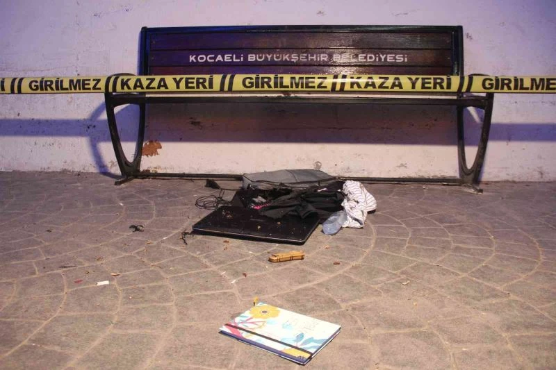 İzmit’te otobüs durağındaki şüpheli çanta polisi alarma geçirdi
