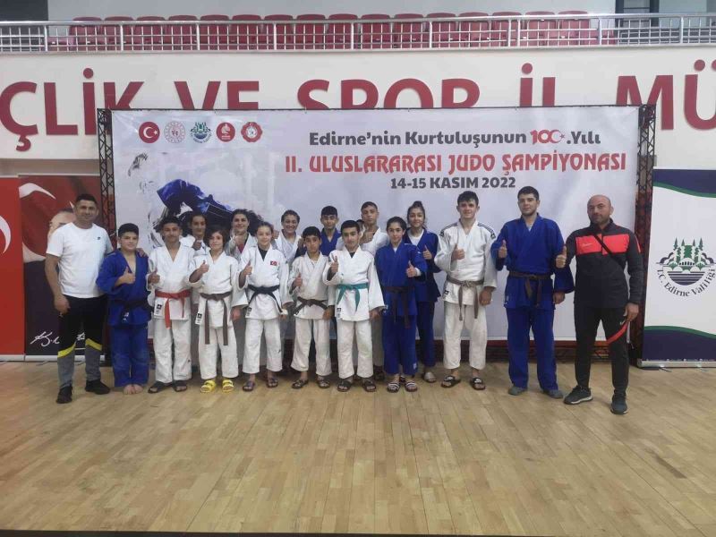 Sivaslı judocular Edirne’den 9 madalya ile döndü
