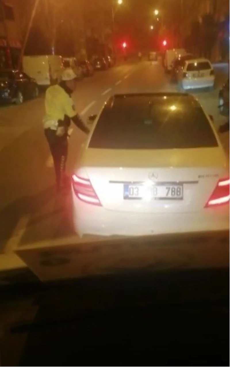 Polise kapıyı açmayan sürücü kontrol noktasından kaçtı
