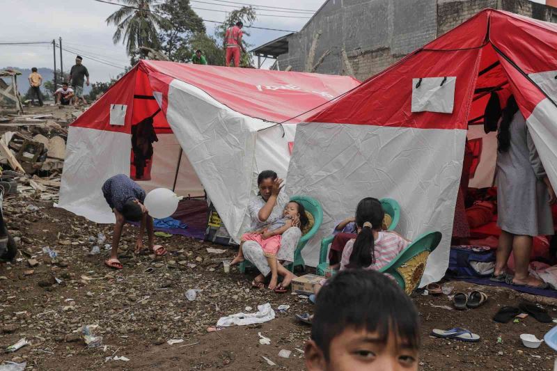 Endonezya’daki depremde hayatını kaybedenlerin sayısı 310’a yükseldi

