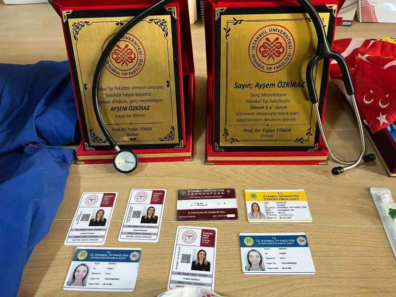 Sahte doktorun ameliyat masasında fotoğrafı çıktı: Her şey ailesine yalan söylemekle başlamış
